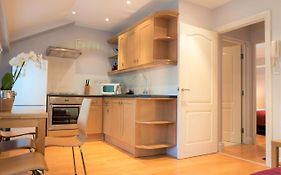 12 London Street Apartments